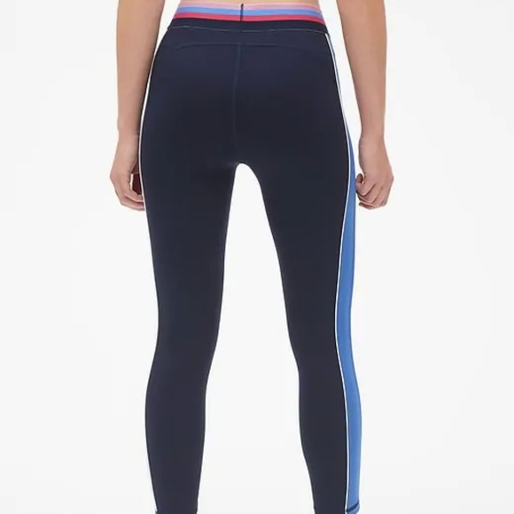 GapFit Colorblock 7/8 Leggings in Eclipse S Black - Picture 2 of 5